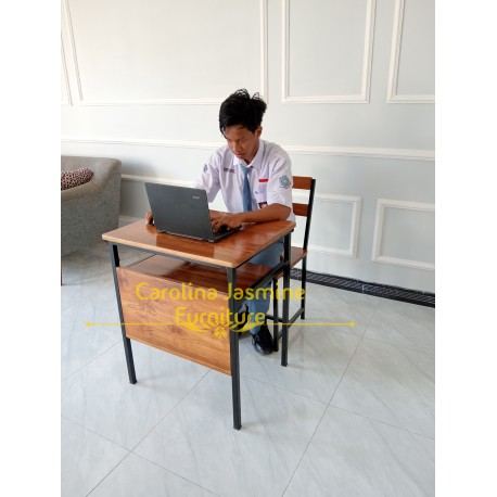 Meja Sekolah Besi